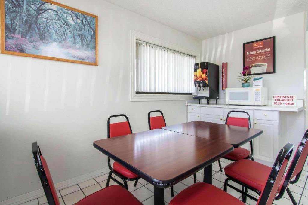 Econo Lodge Crestview Luaran gambar