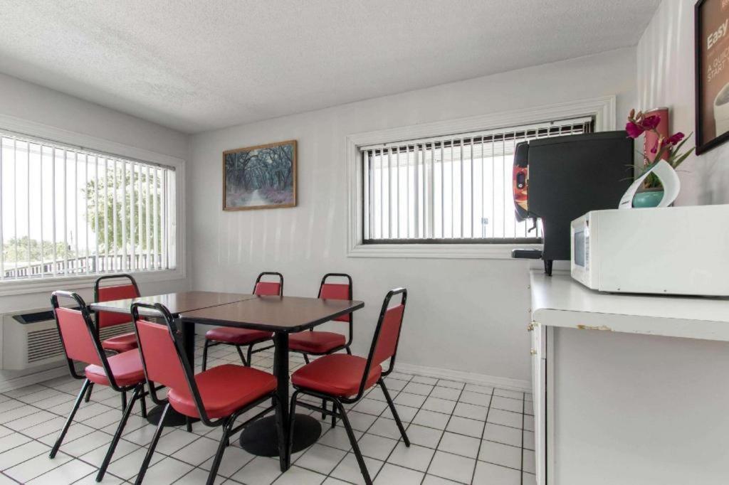 Econo Lodge Crestview Luaran gambar